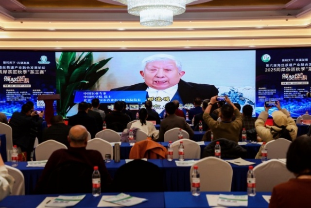 邓德明_副本.jpg